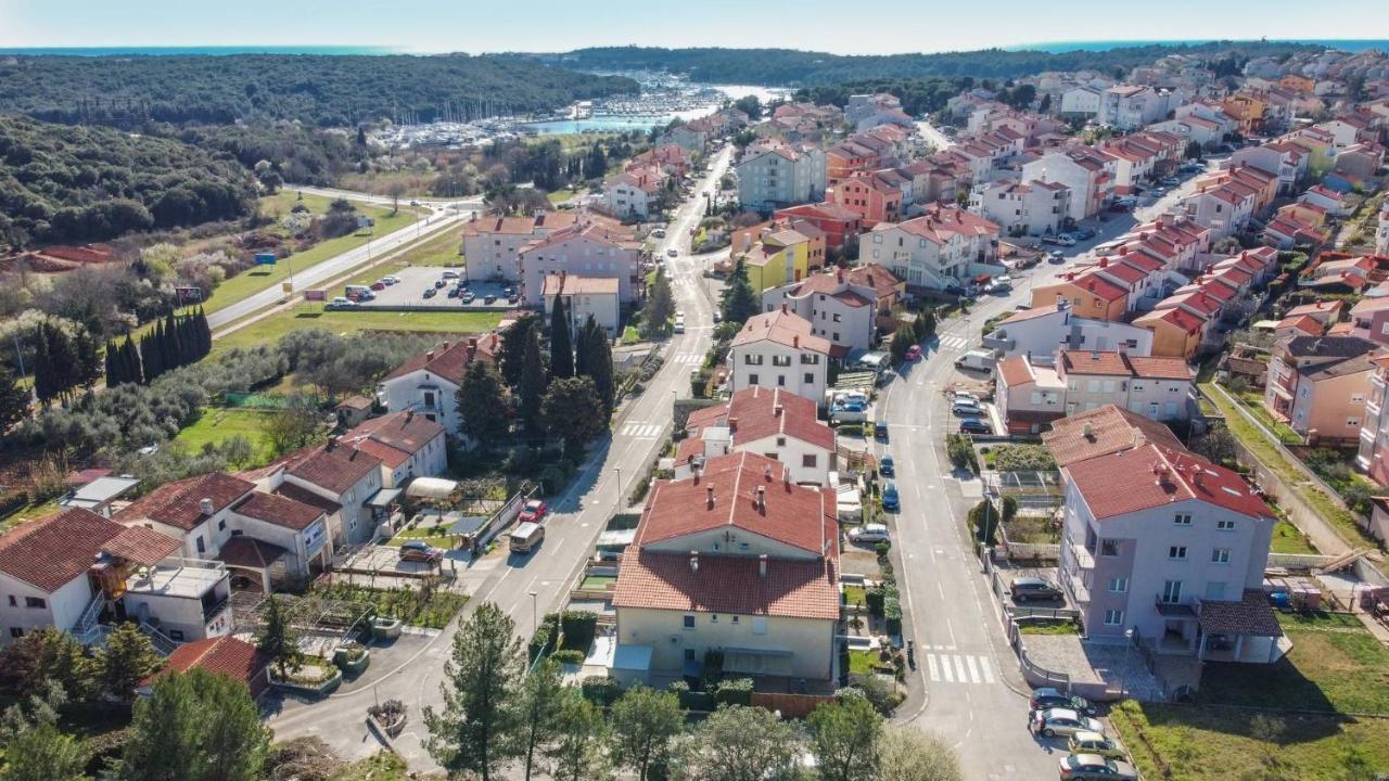 Apartment Malu Пула Екстериор снимка