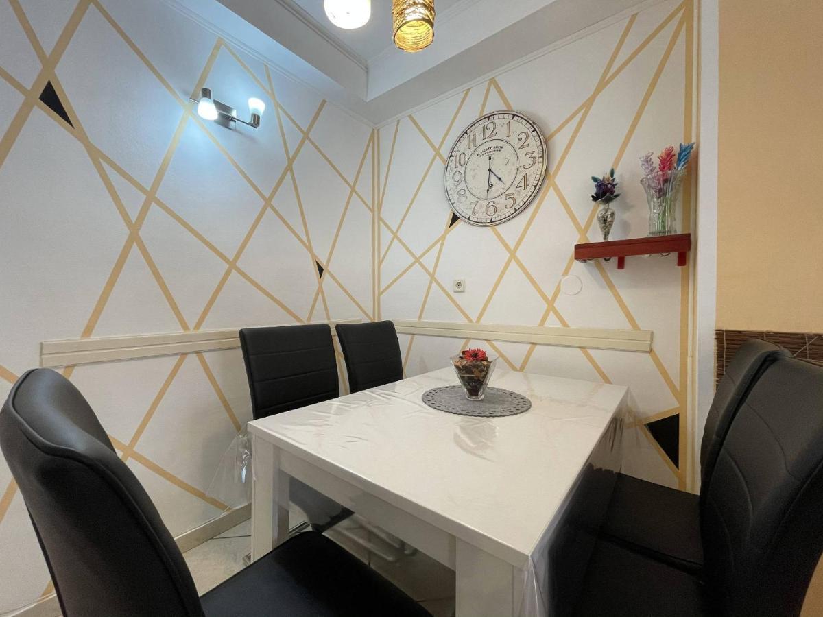 Apartment Malu Пула Екстериор снимка