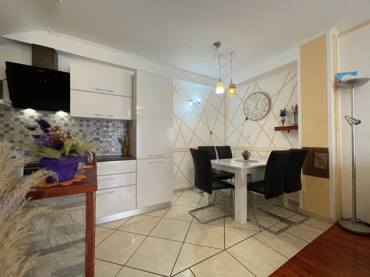 Apartment Malu Пула Екстериор снимка