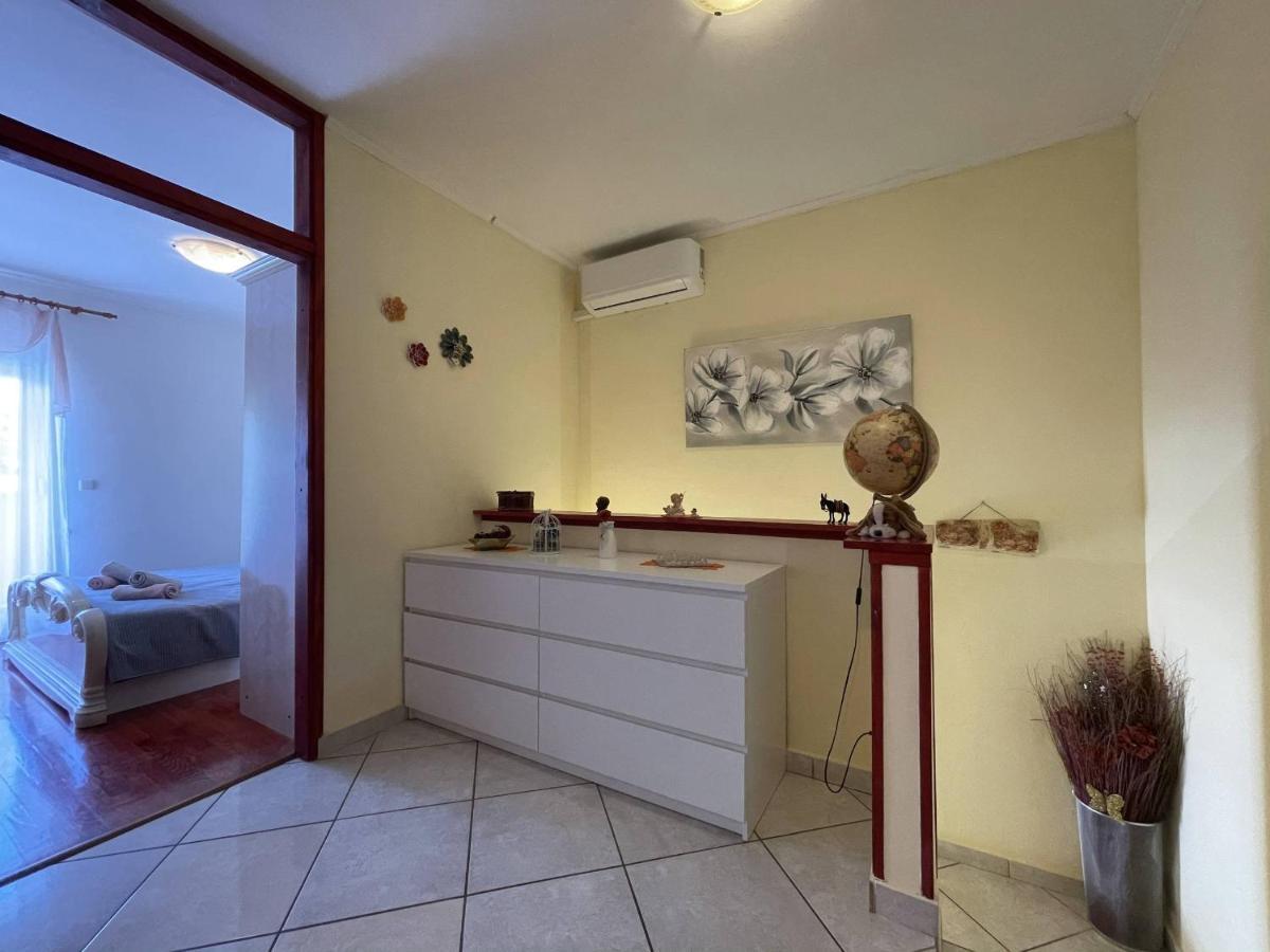 Apartment Malu Пула Екстериор снимка