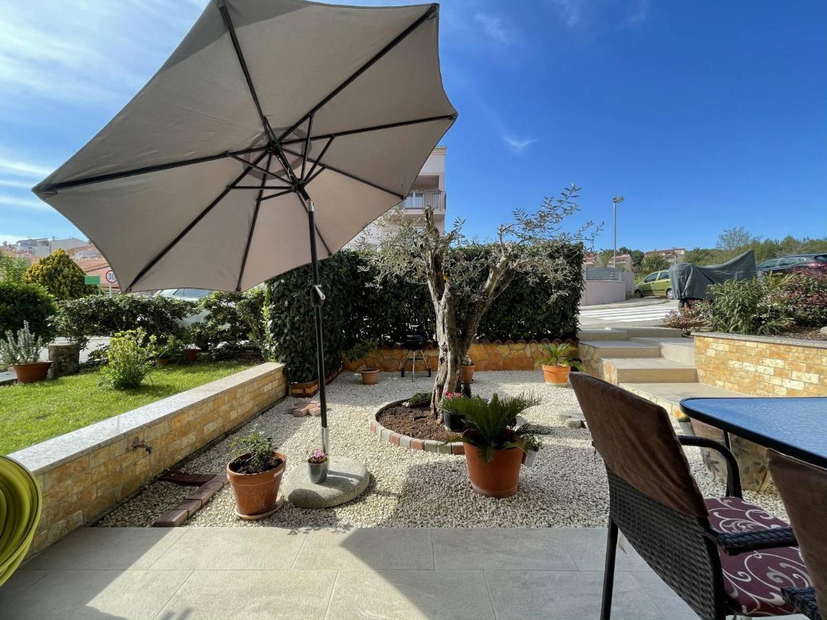 Apartment Malu Пула Екстериор снимка