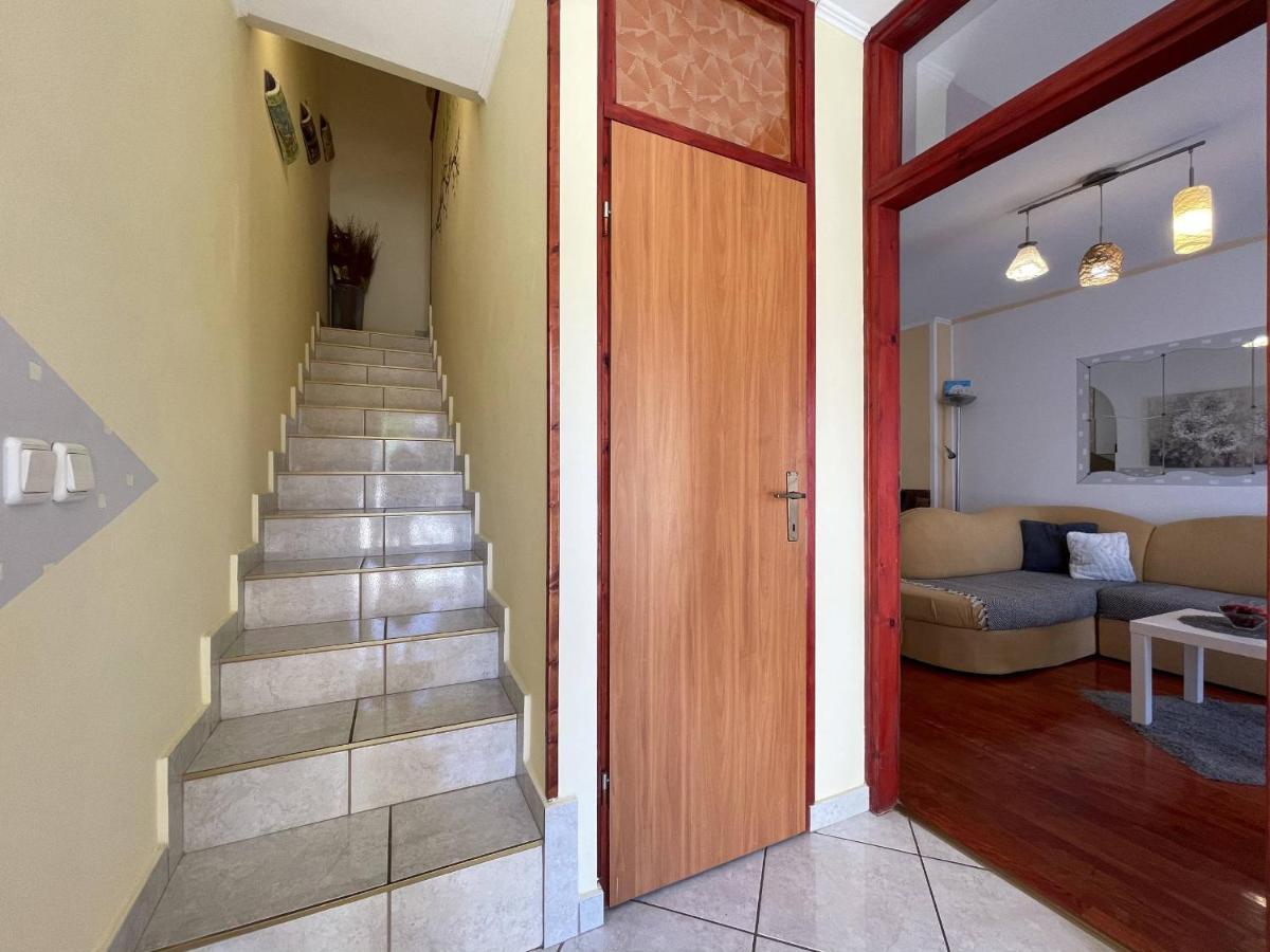 Apartment Malu Пула Екстериор снимка